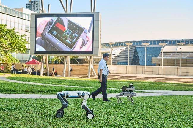 香港數(shù)碼港低空經(jīng)濟(jì)應(yīng)用展示廳開放<strong></p>
<p>數(shù)碼印刷機(jī)</strong>，展出氫能源無人機(jī)等產(chǎn)品:數(shù)碼印刷機(jī)